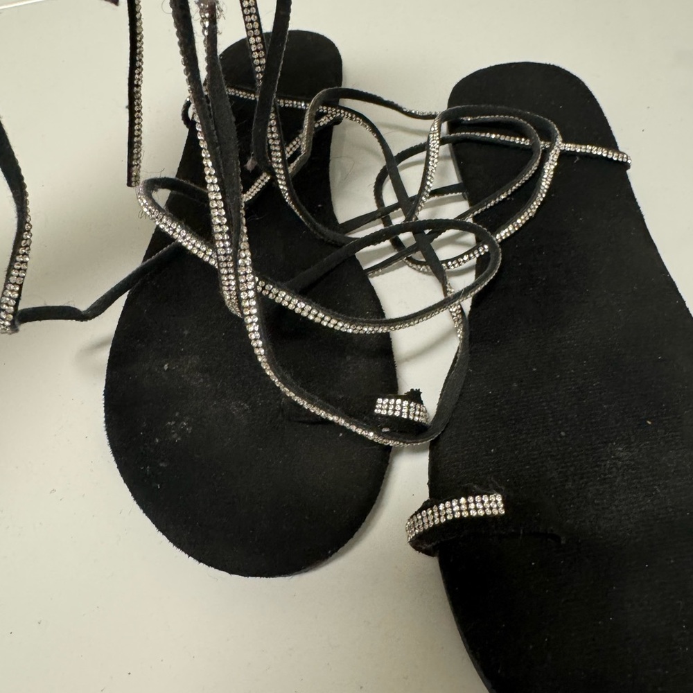 Elegant Black Strappy leg sandals